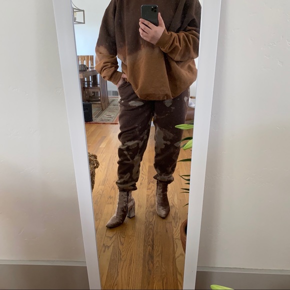 Handmade Tie-Dyed Sweatpants - Picture 5 of 5